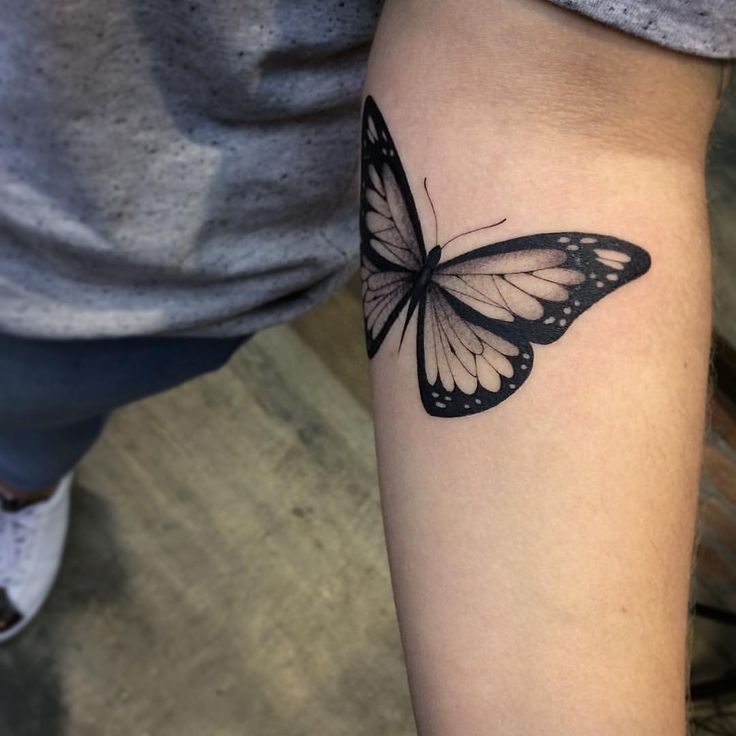 Tatuajes de nombres gabriela en el brazo 23