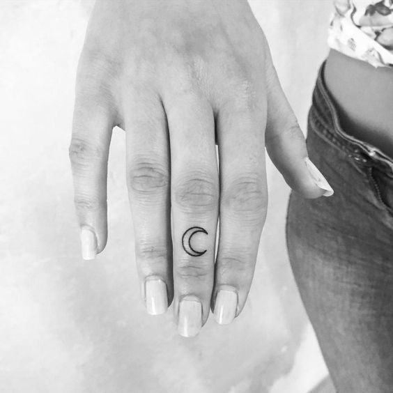 Tatuajes de nombres gabriela en el brazo 22