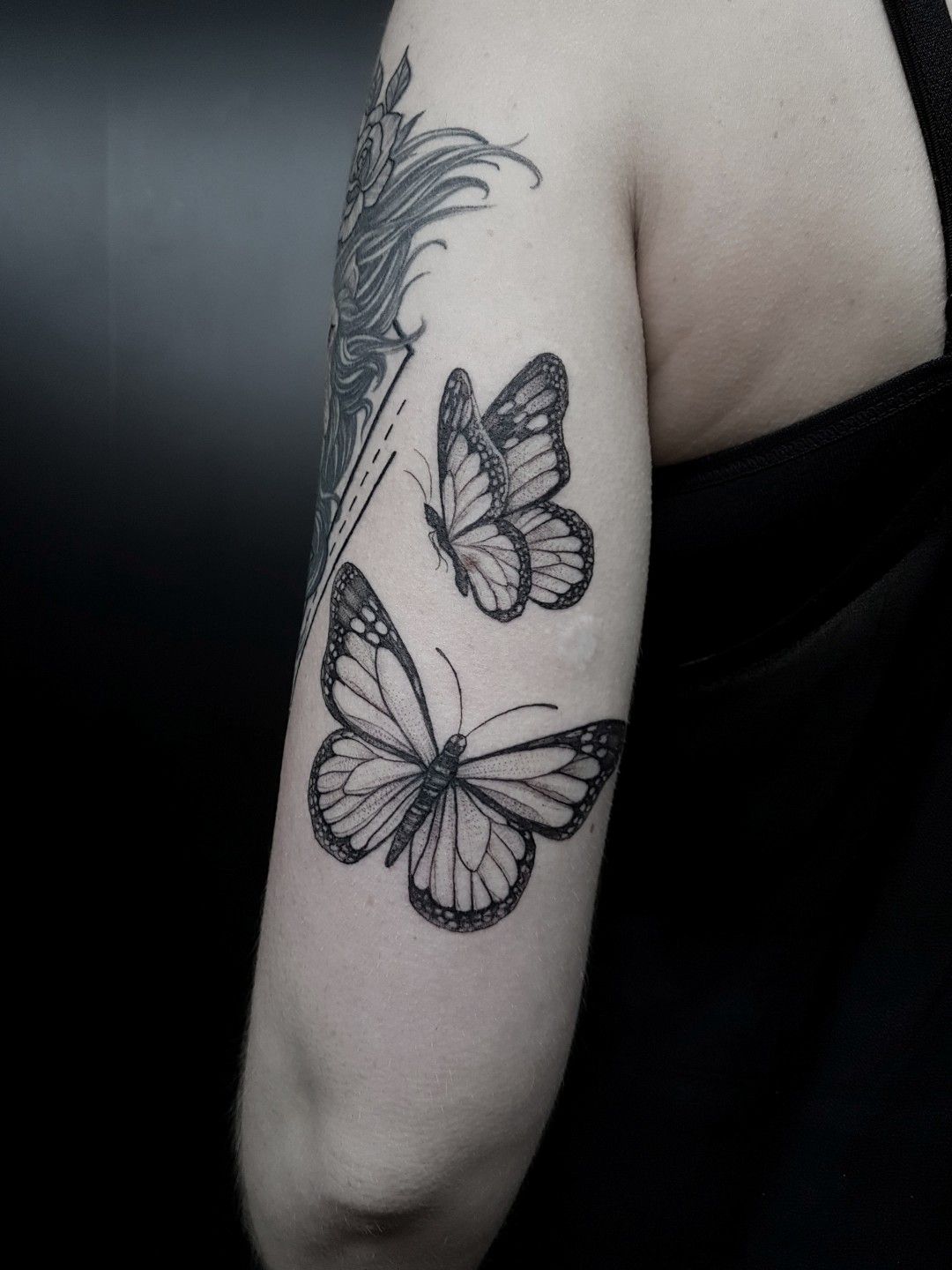 Tatuajes de nombres gabriela en el brazo 12