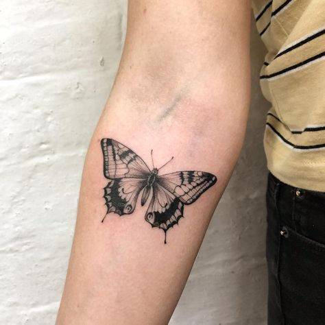 Tatuajes de nombres gabriela en el brazo 28