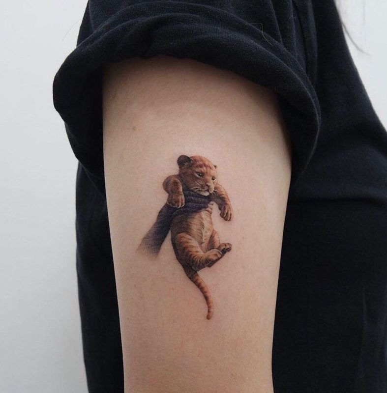 Tatuajes de nombres leon