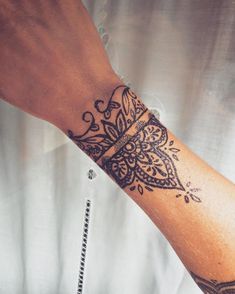 Tattoos of nombres tribales antebrazo 11