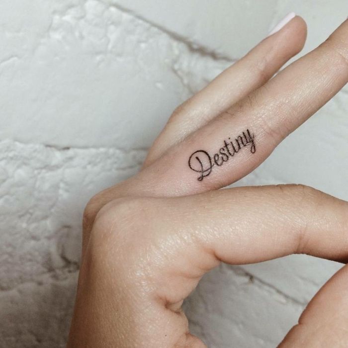 Tattoos of nombres uma 39