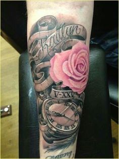Tatuaggi di relojes con nombres y fechas 13