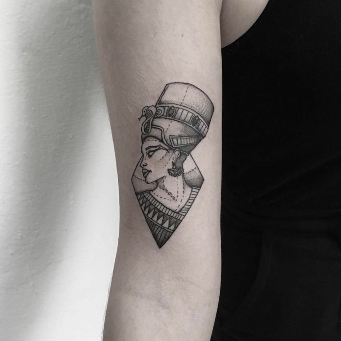 Tattoos von rihanna 2