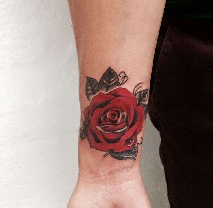Tattoos of rosas con nombre 30