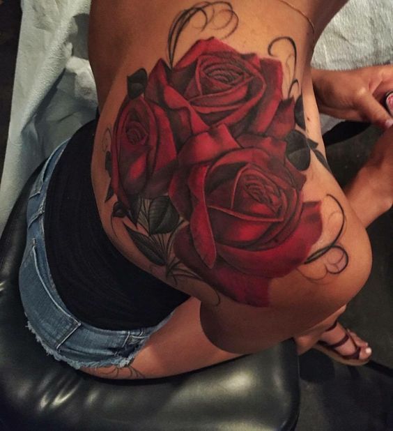 Tatouages de rosas en el hombro 21