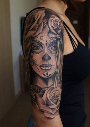 Tatouages de rosas en el hombro 5