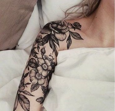 Tatouages de rosas en el hombro 7