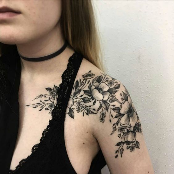 Tatouages de rosas en el hombro 15