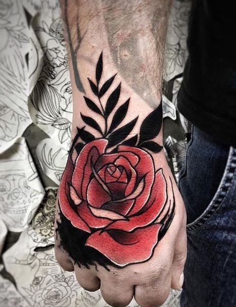 Tatouages de rosas en el hombro 8