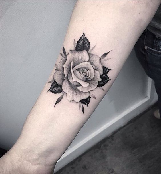 Tatouages de rosas en el hombro 24