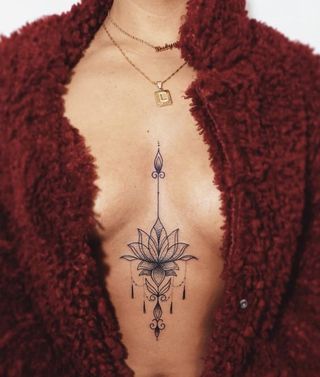 Tatuaggi di rosas en el pecho 33