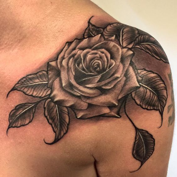 Tatuaggi di rosas en el pecho 10