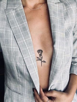 Tatuaggi di rosas en el pecho 29