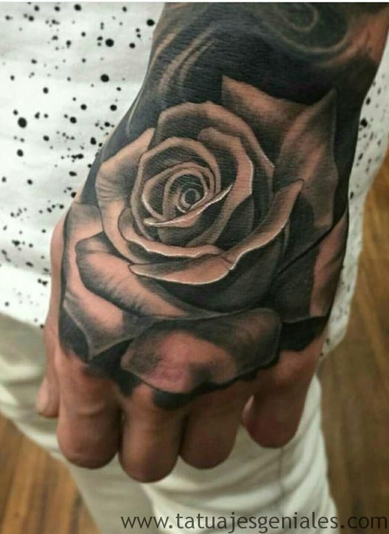 Tatuaggi di rosas en el pecho 46