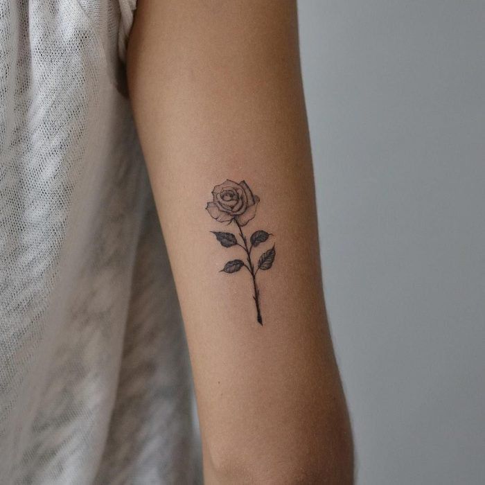 Tattoos of rosas en la espalda 8