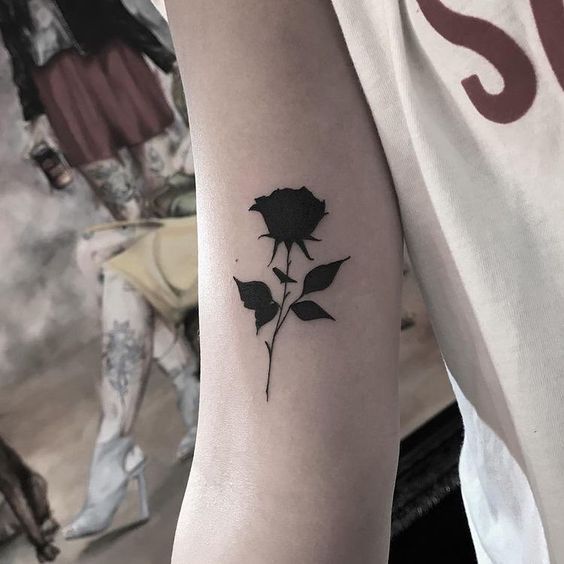 Tatouages de rosas para mujeres 43