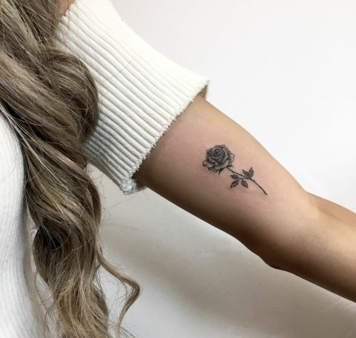 Tatouages de rosas para mujeres 25