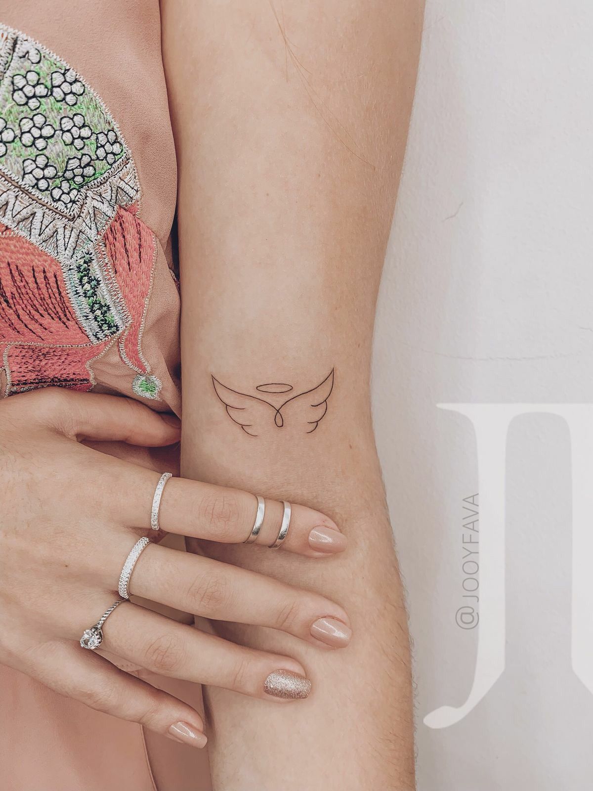 Tatouages de rosas para mujeres 2