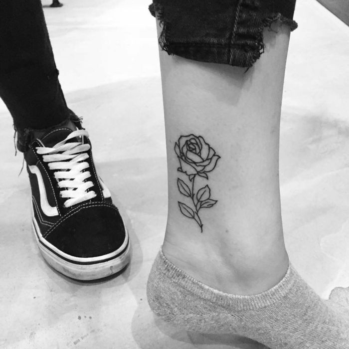 Tatouages de rosas para mujeres 21