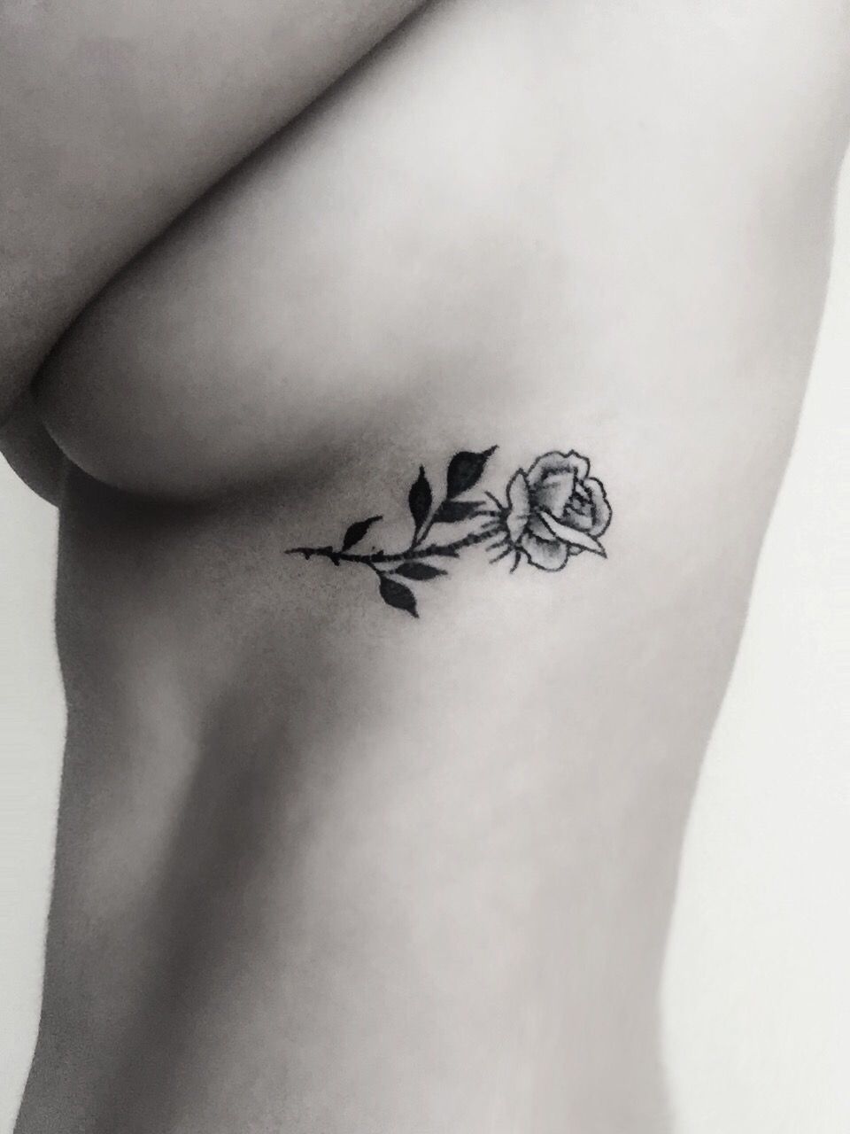 Tatouages de rosas para mujeres 56