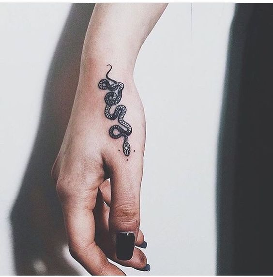 Tattoos of serpientes 48