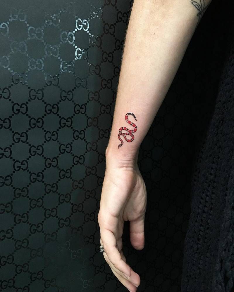 Tattoos of serpientes 23