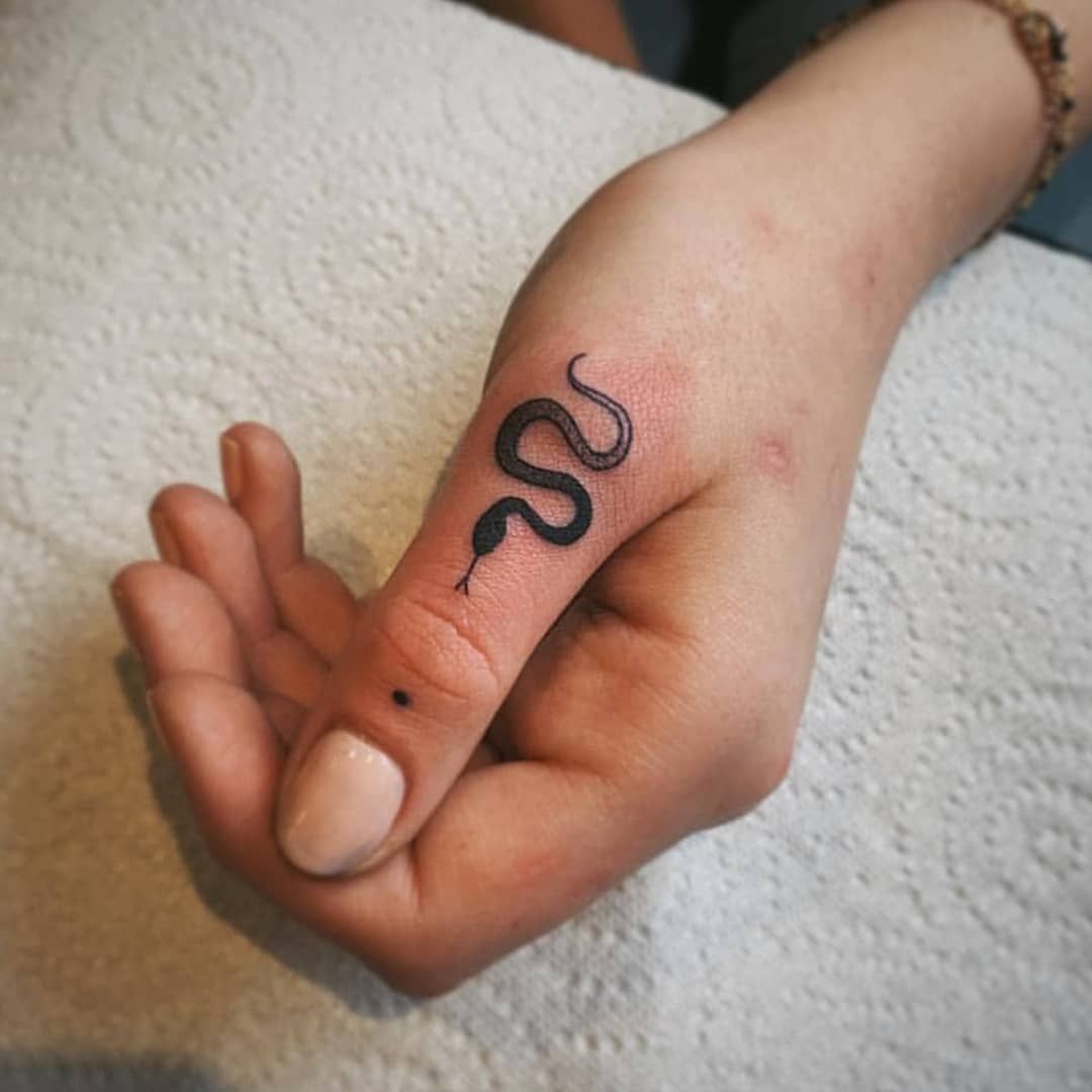 Tattoos of serpientes 51