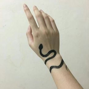 Tattoos of serpientes 16