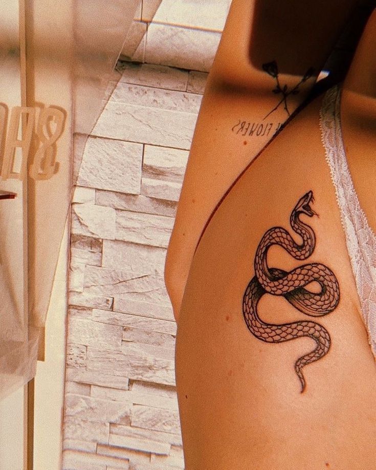 Tattoos of serpientes 27