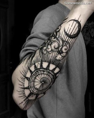 Tatuajes de tatuajes con nombres y alas 35
