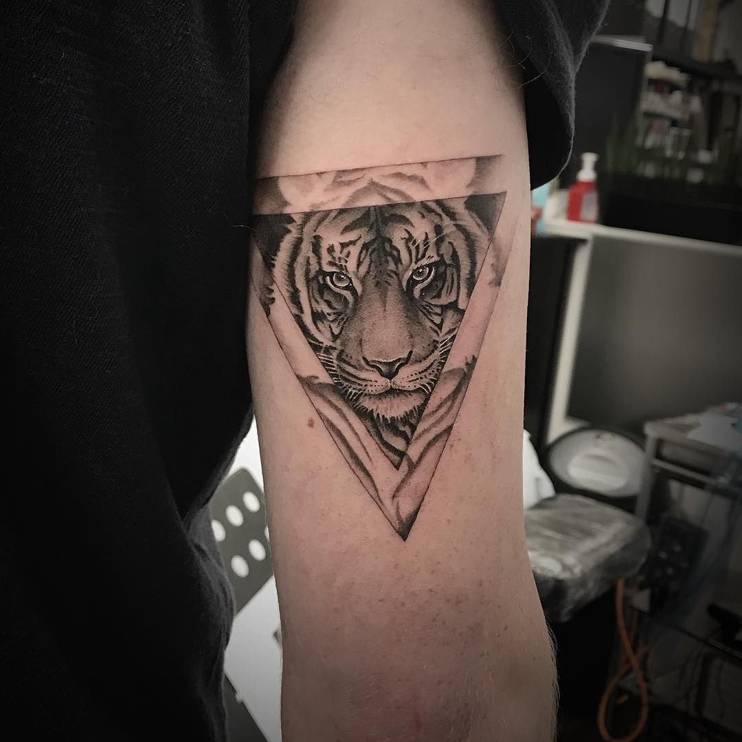Tattoos of tigres 35