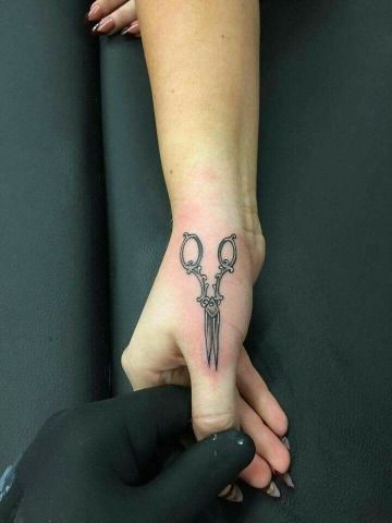 Tatuajes de tijeras 58
