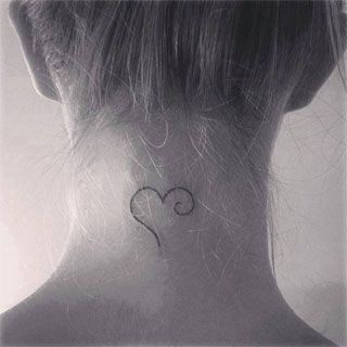 Tatuajes de tras de la oreja 63