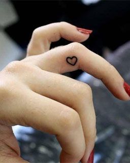 Tatuajes de tras de la oreja 62