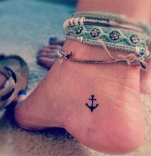 Tatuajes de tras de la oreja 59