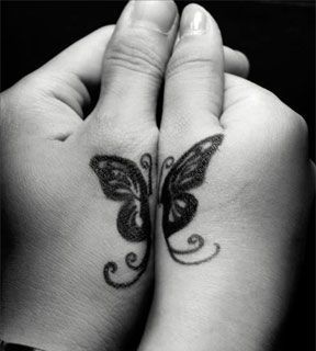 Tatuajes de tras de la oreja 27