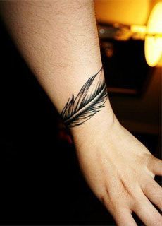 Tatuajes de tras de la oreja 17