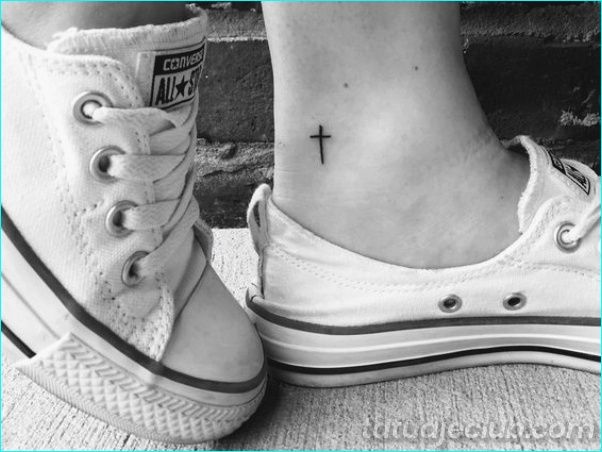 Tattoos von una cruz 38