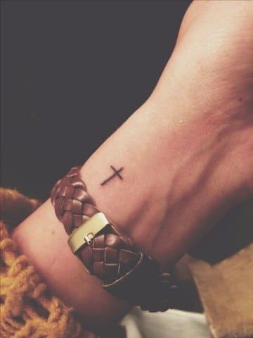 Tattoos von una cruz 45