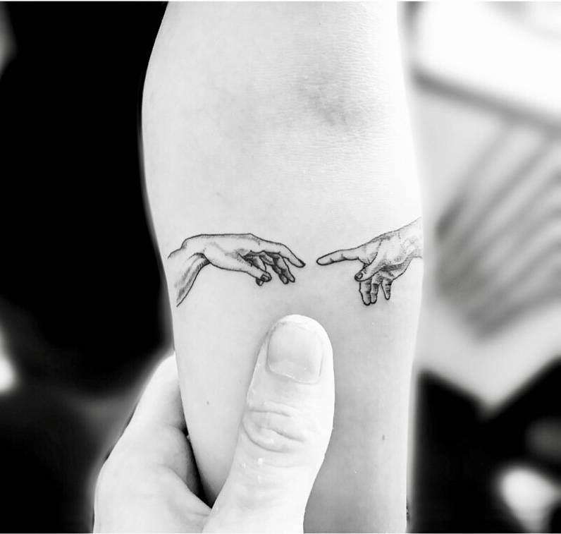 Tatuaggi di una linea 34