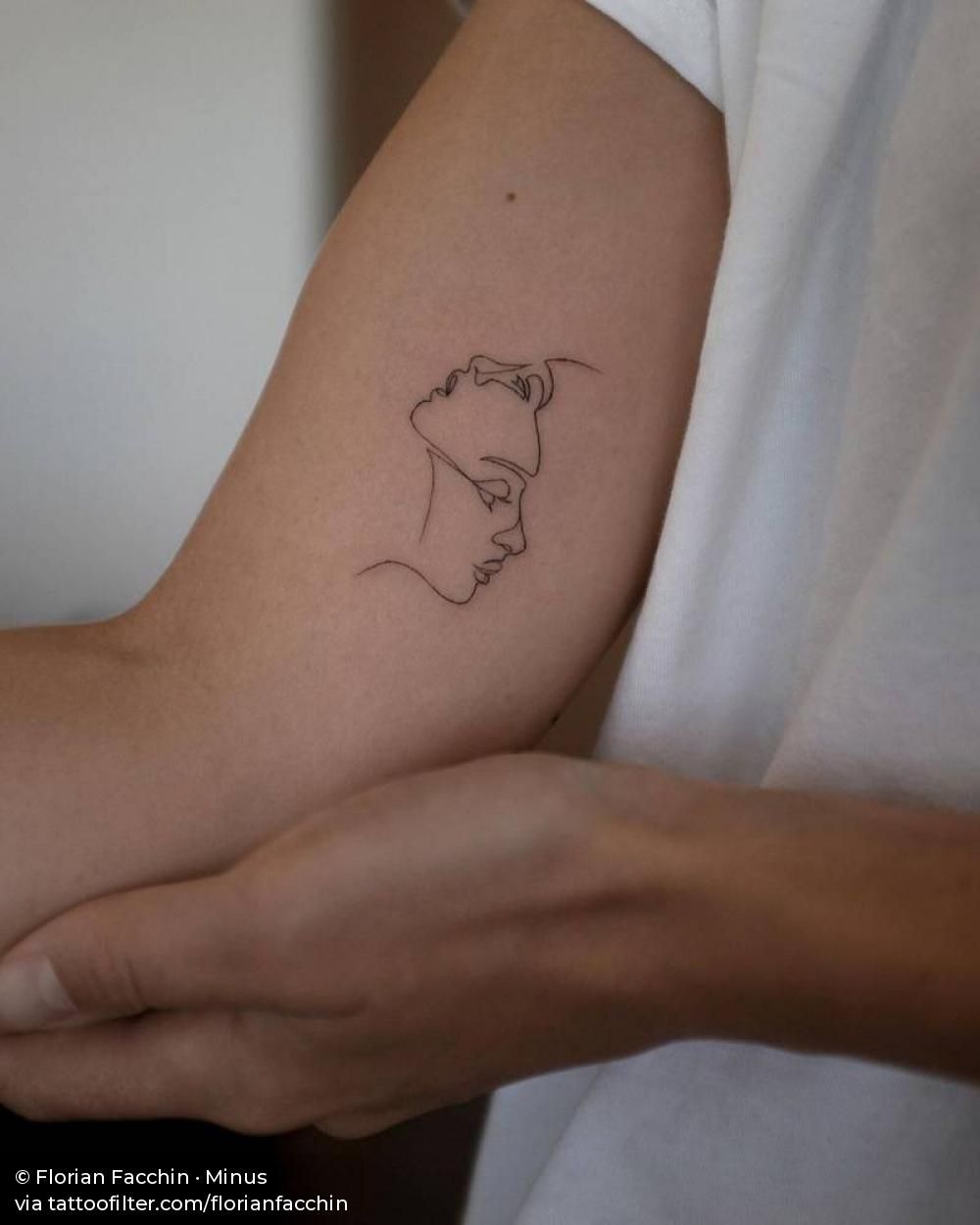 Tatuaggi di una linea 28