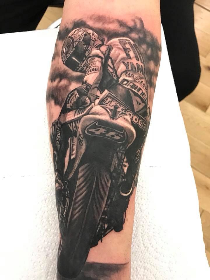 Tattoos of valentino rossi 39