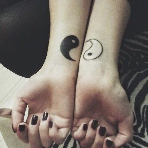 Tattoos von yin yang para amigas 19