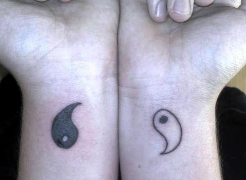 Tatuajes de yin yang para hermanos 25