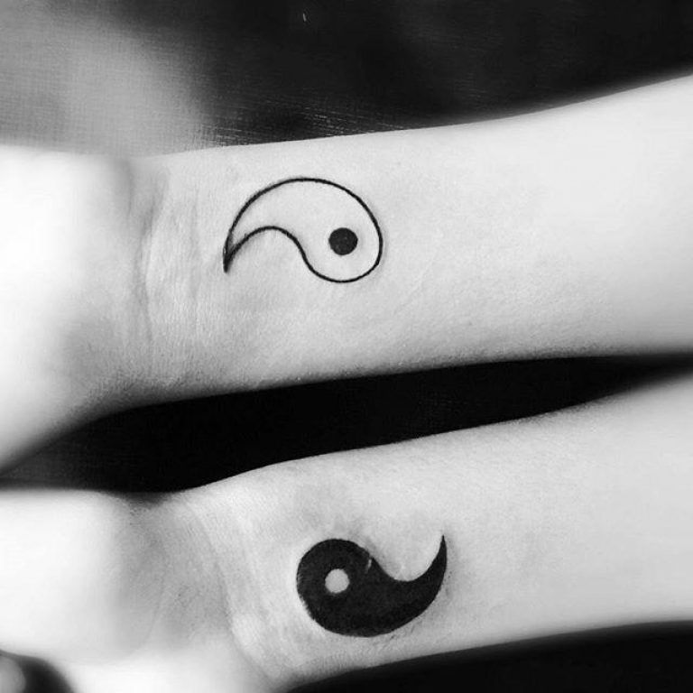 Tatuajes de yin yang para hermanos 18