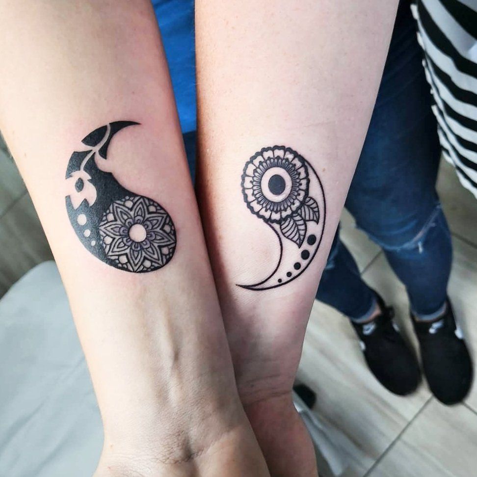Tatuajes de yin yang para hermanos 37