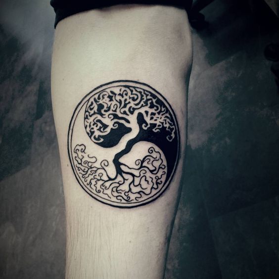 Tatuaggi di yin yang para hombres 10