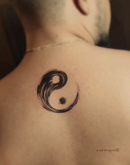 Tatuaggi di yin yang para hombres 26